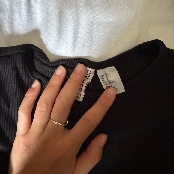 h and m black top - Picture 2 of 2
